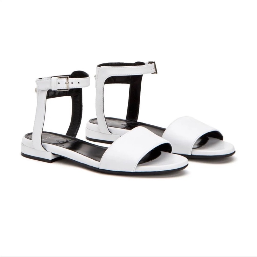 AQUATALIA WOMENS SIZE 5.5 SANDAL